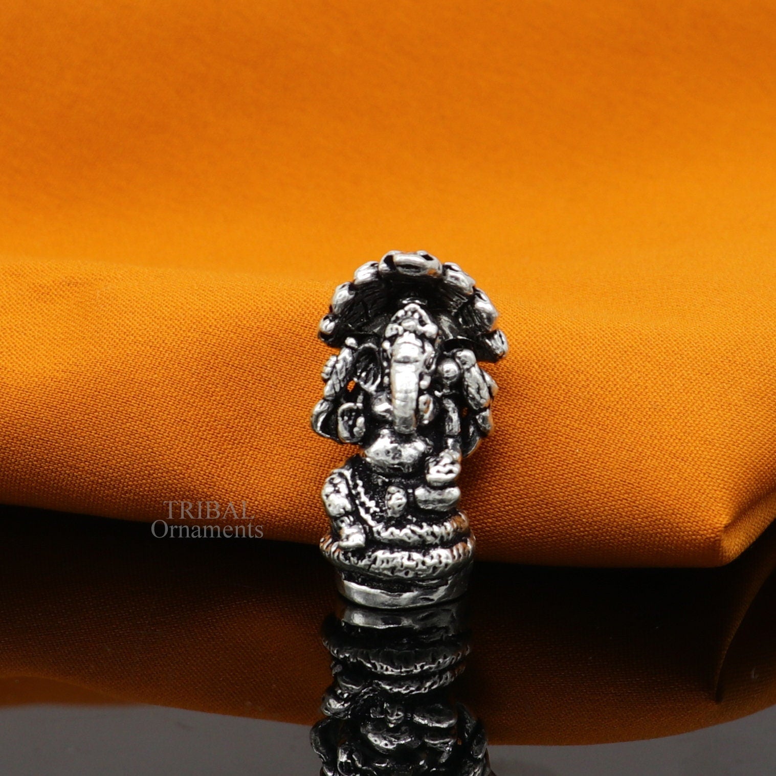 Divine stylish 925 Sterling silver solid small lord Ganesha statue art, best puja figurine for home temple for wealth and prosperity art517 - TRIBAL ORNAMENTS