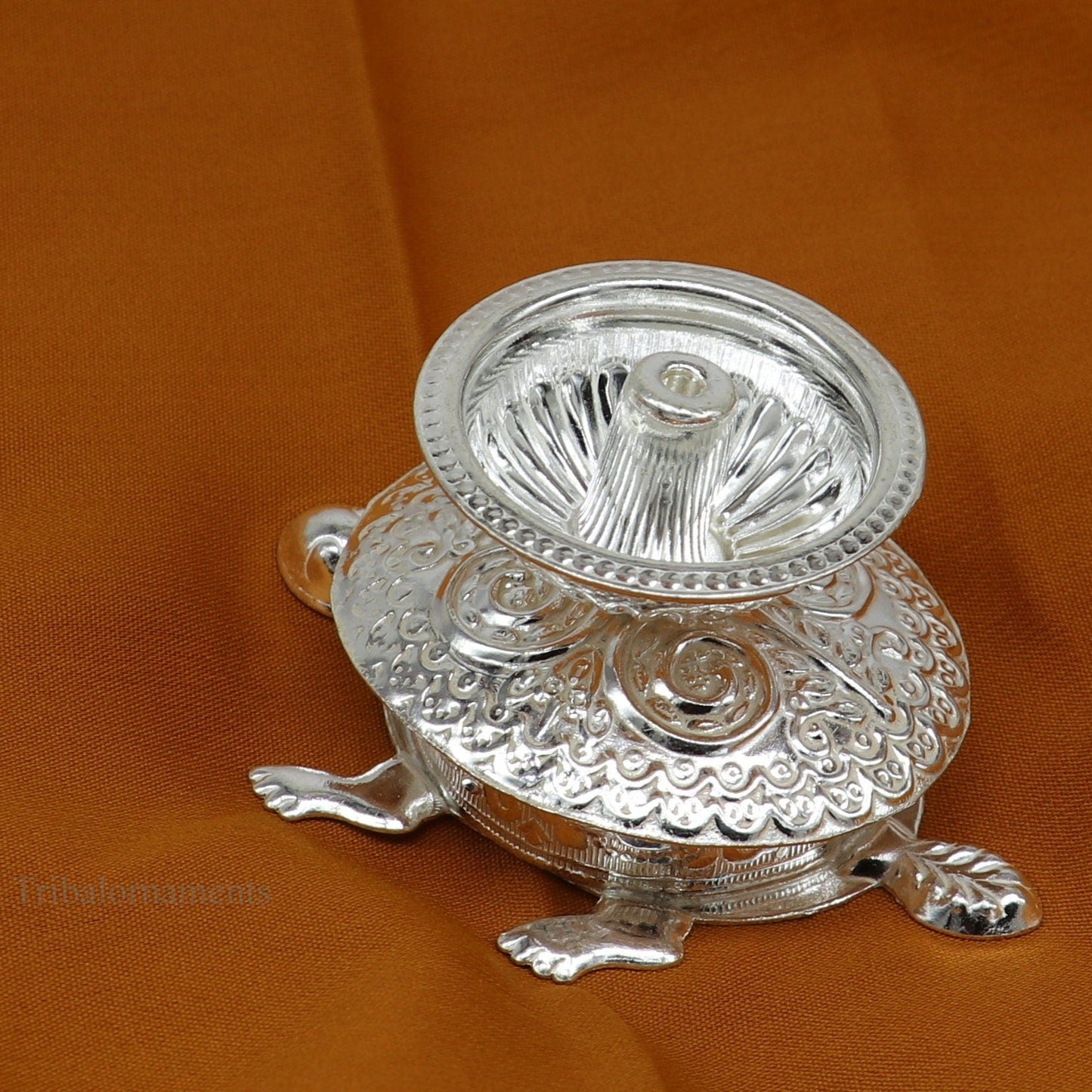 Diwali puja special solid silver handmade tortoise design oil lamp, silver deepak diya, silver temple utensils ,silver puja articles su414 - TRIBAL ORNAMENTS