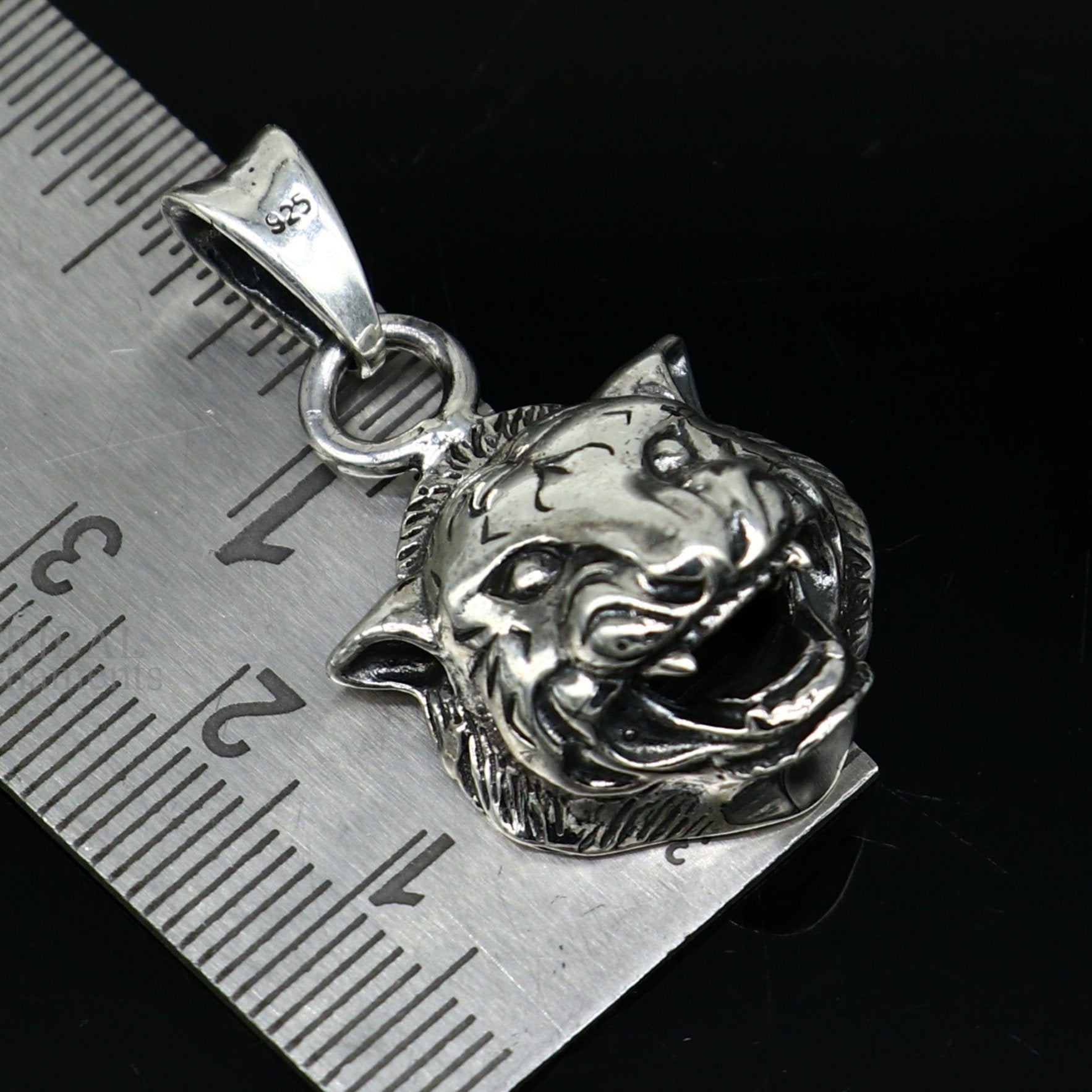 Elegant divine 925 sterling silver handmade lion face design pendant solid pendant, best unisex gifting jewelry from india ssp1545 - TRIBAL ORNAMENTS