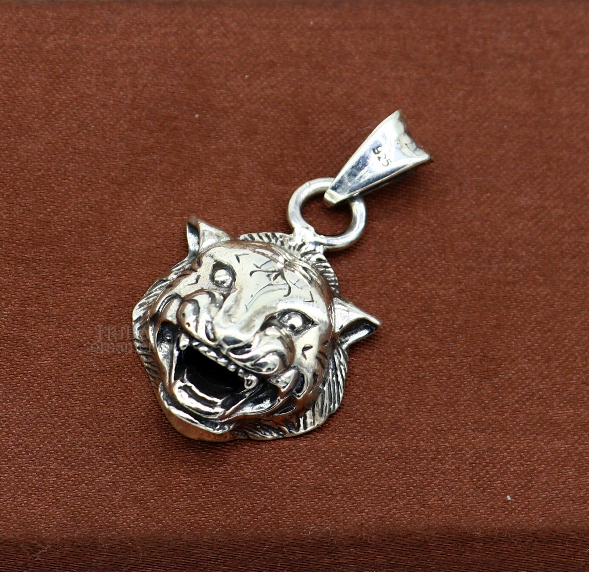 Elegant divine 925 sterling silver handmade lion face design pendant solid pendant, best unisex gifting jewelry from india ssp1545 - TRIBAL ORNAMENTS