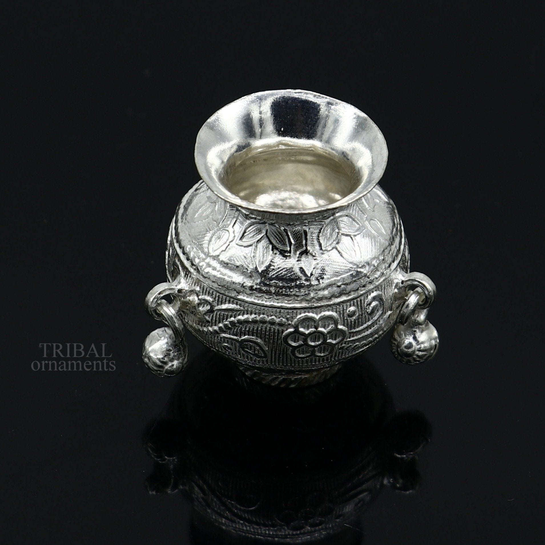 Exclusive 925 sterling silver handmade plain small Kalash or pot, unique special silver puja article, water or milk kalash pot india su706 - TRIBAL ORNAMENTS