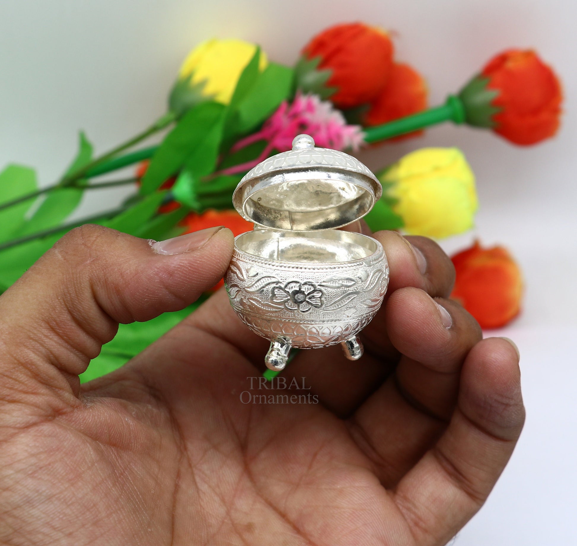 Exclusive 925 sterling silver unique antique design handmade brides eyes kajal box, kumkum sindur box, small trinket box article stb354 - TRIBAL ORNAMENTS