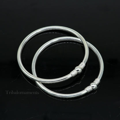 Sterling silver round bangle bracelet by TRIBAL ORNAMENTS, shiny and plain design, stylish accessory for brides and belly dance jewelry.