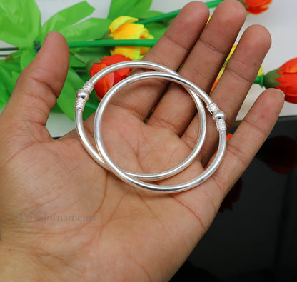 Sterling silver round bangle bracelet by Tribal Ornaments, shiny and plain, stylish bridal jewelry for belly dance and special occasions.