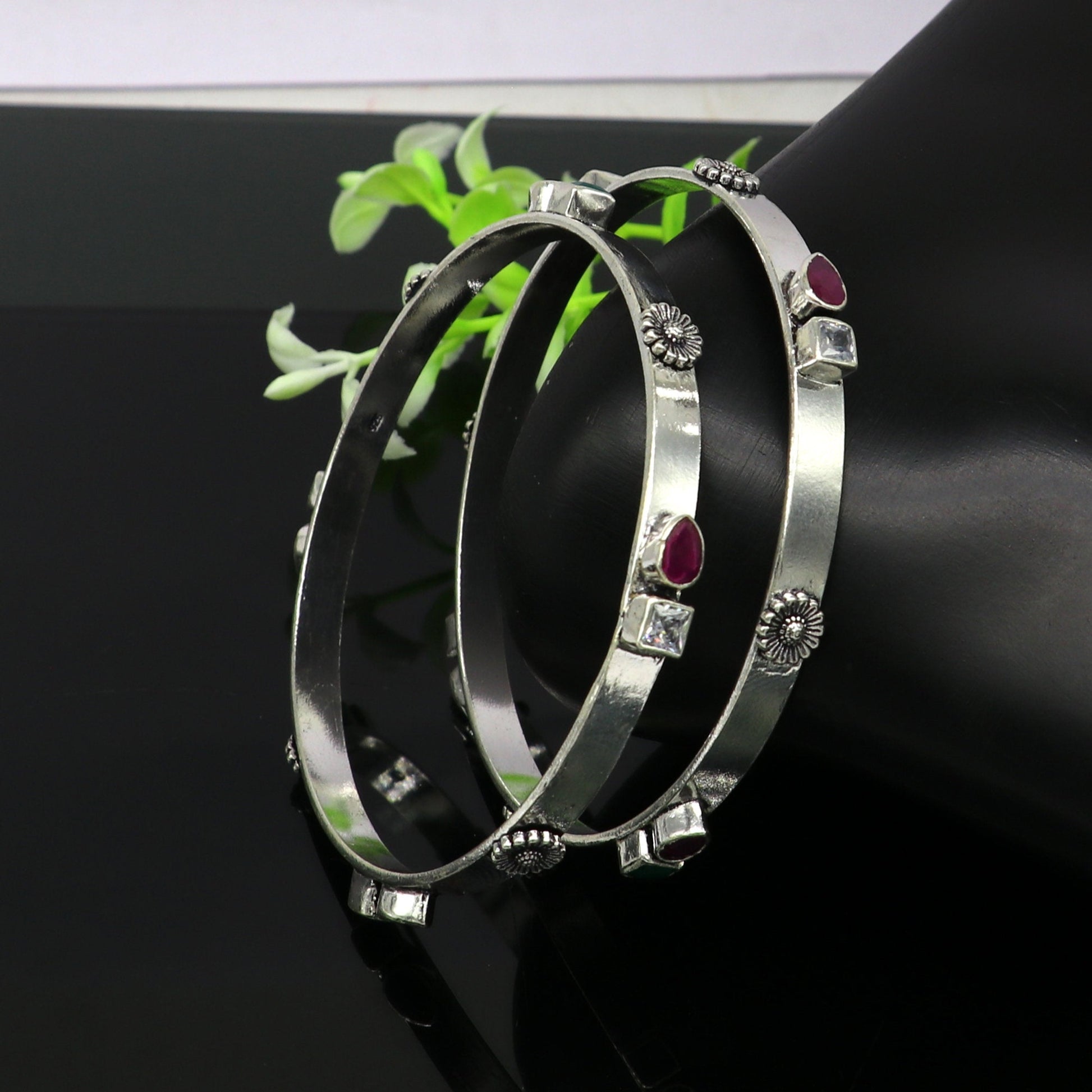 exclusive unique design handmade 925 sterling silver plain design green red stone bangles bracelet, tribal stylish fancy jewelry nba118 - TRIBAL ORNAMENTS