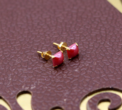 Fabulous Red color stone 18kt yellow gold handmade stud earring excellent daily use gifting light weight jewelry india   er99 - TRIBAL ORNAMENTS
