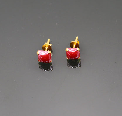 Fabulous Red color stone 18kt yellow gold handmade stud earring excellent daily use gifting light weight jewelry india   er99 - TRIBAL ORNAMENTS