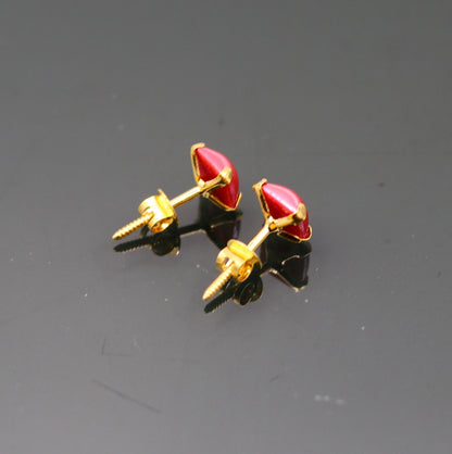 Fabulous Red color stone 18kt yellow gold handmade stud earring excellent daily use gifting light weight jewelry india   er99 - TRIBAL ORNAMENTS