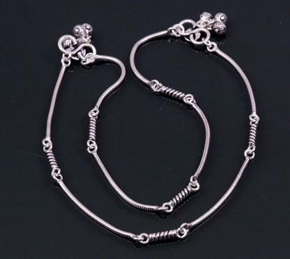 Handmade snake chain ankle bracelet from TRIBAL ORNAMENTS, stylish foot jewelry, perfect gift for her or belly dance accessories.
