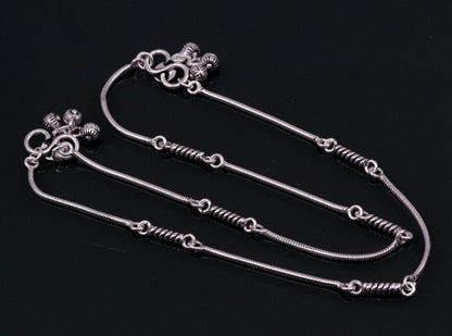 Handmade snake chain ankle bracelet by TRIBAL ORNAMENTS, customized foot jewelry perfect for gifting or belly dance accessories.