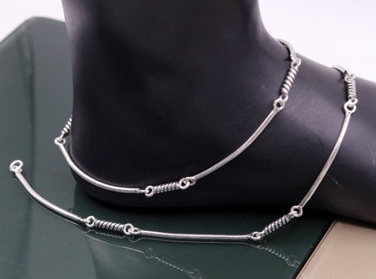 Handmade snake chain ankle bracelet from TRIBAL ORNAMENTS, featuring customizable design perfect for gifting or belly dance foot jewelry.