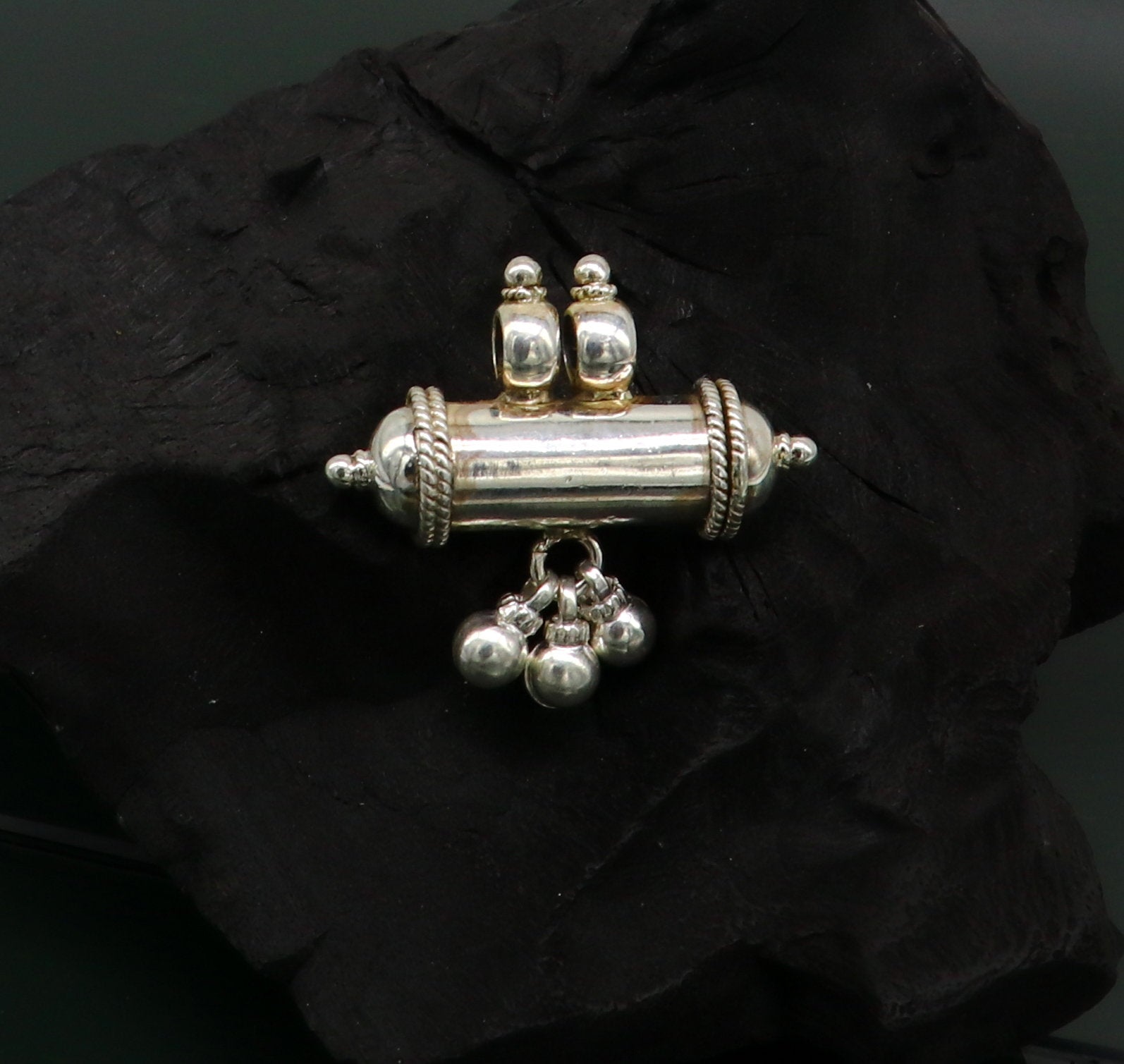 Fine 925 silver amulet pendant, plain shine design pendant, unique stylish fancy jewelry, elegant gifting pendant with jingling bells ssp389 - TRIBAL ORNAMENTS