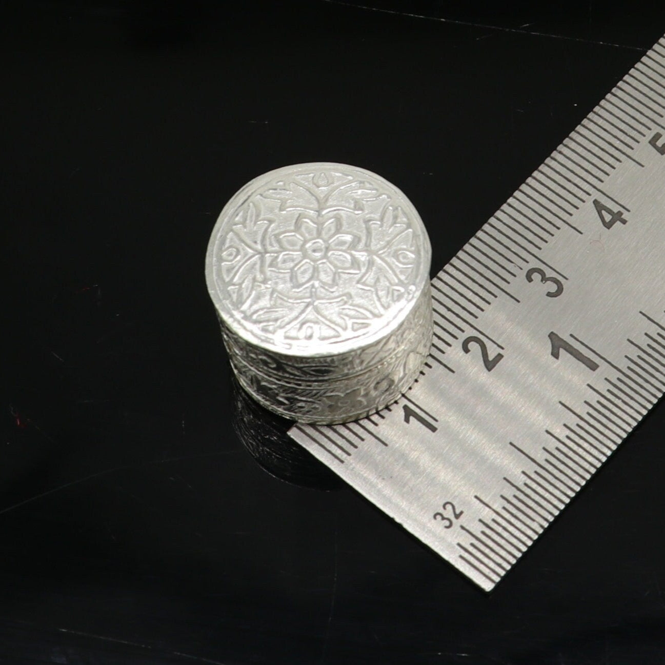 Flower design royal bridal queen style 925 sterling silver trinket box, container box, small jewelry box, Vermilion bridal art stb138 - TRIBAL ORNAMENTS