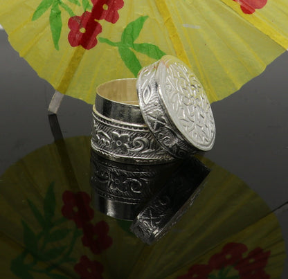 Flower design royal bridal queen style 925 sterling silver trinket box with intricate floral engravings, jewelry container, small decorative box.