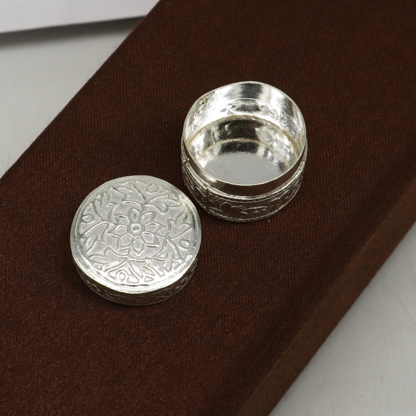 Flower design royal bridal queen style 925 sterling silver trinket box, container box, small jewelry box, Vermilion bridal art stb138 - TRIBAL ORNAMENTS