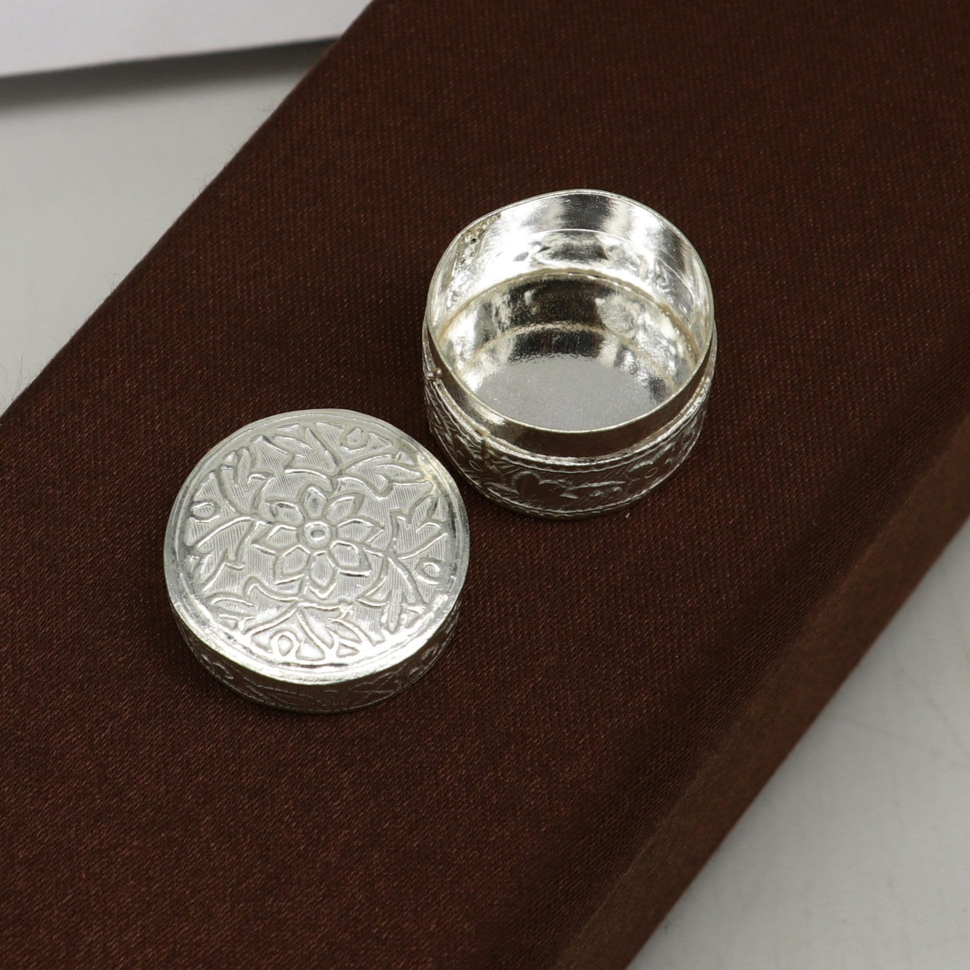 Flower design royal bridal queen style 925 sterling silver trinket box, container box, small jewelry box, Vermilion bridal art stb138 - TRIBAL ORNAMENTS