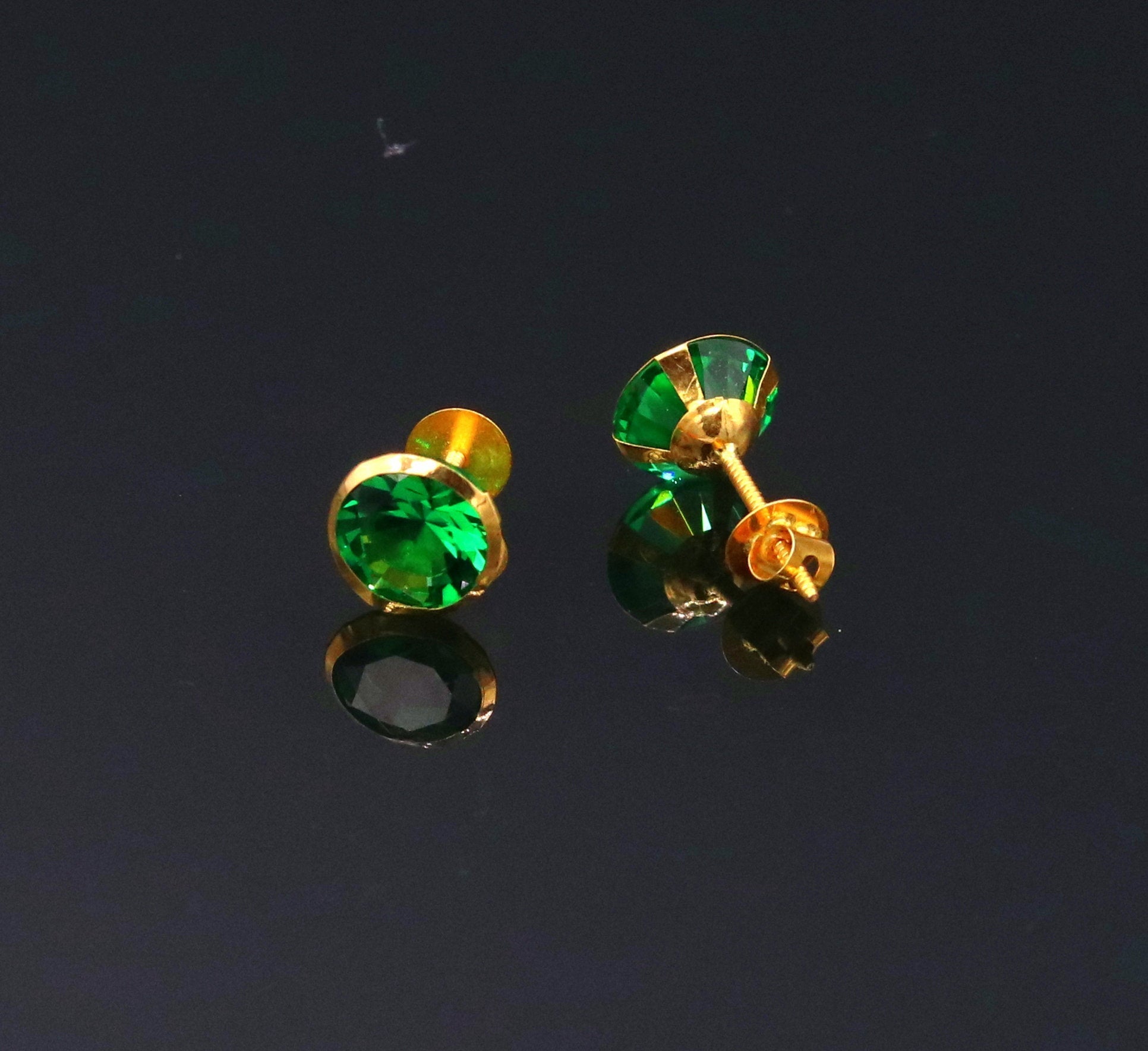 Genuine 18k yellow gold handmade fabulous green stone excellent antique vintage design stud earrings pair unisex jewelry er86 - TRIBAL ORNAMENTS