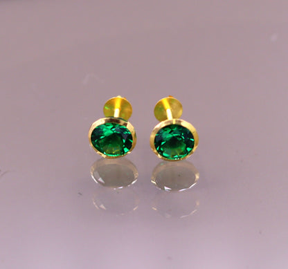 Genuine 18k yellow gold handmade fabulous green stone excellent antique vintage design stud earrings pair unisex jewelry er86 - TRIBAL ORNAMENTS