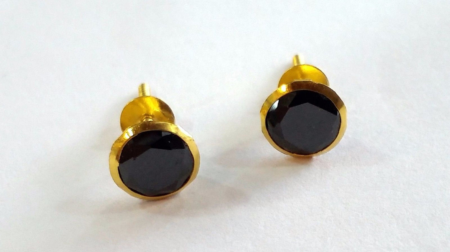 Gorgeous 18kt yellow gold handmade fabulous black onyx stone excellent stylish design stud earrings pair unisex jewelry - TRIBAL ORNAMENTS