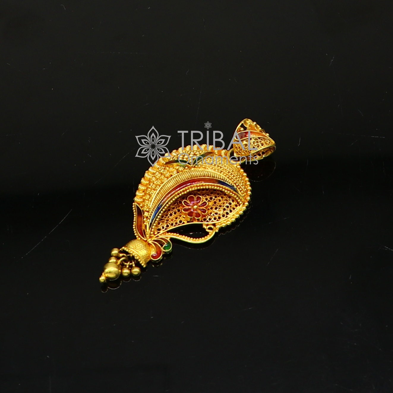Handcrafted traditional filigree work 22KT yellow gold ethnic bridal pendant with intricate design and unique craftsmanship.