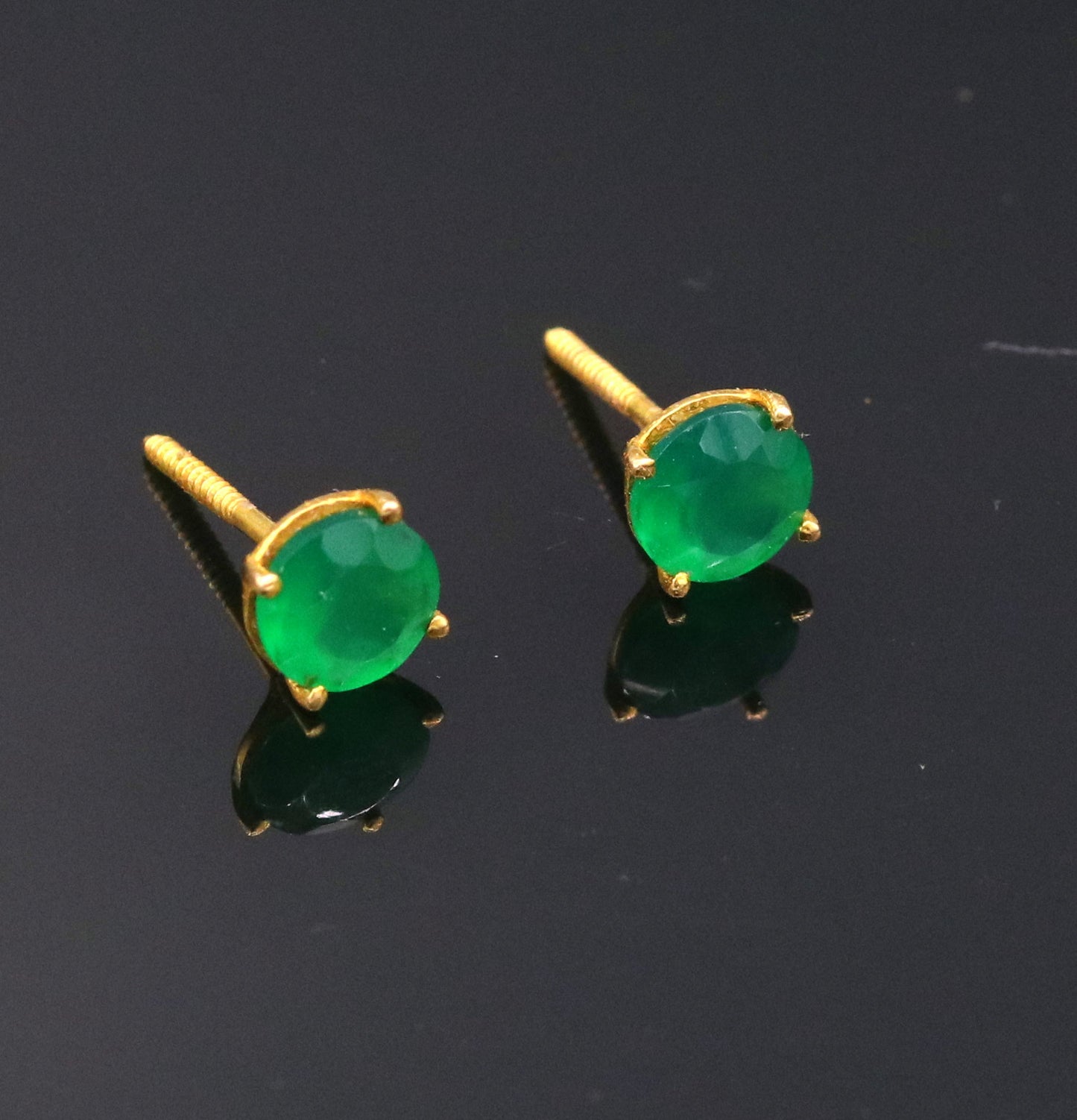 Handmade 18 karar yellow gold amazing green onyx stone stud earring excellent vintage antique design er90 - TRIBAL ORNAMENTS
