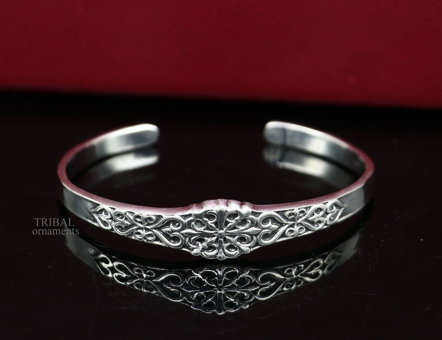 Unisex 925 sterling silver open face cuff bangle bracelet with intricate tribal design, handcrafted Indian jewelry by Tribal Ornaments.