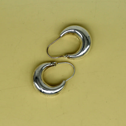 Handmade 925 sterling silver tribal hoops earrings with vintage style, personalized Bali ethnic jewelry by TRIBAL ORNAMENTS.