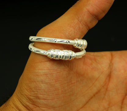 Handmade sterling silver crocodile face bangle bracelet by Tribal Ornaments, traditional style unisex jewelry for babies and kids.