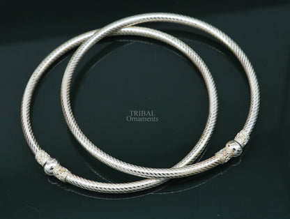 Sterling silver ankle kada bracelet with handmade design and single ball detail, ethnic tribal ankle jewelry by TRIBAL ORNAMENTS.