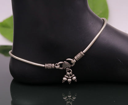 Handmade sterling silver snake chain ankle bracelet with delicate design, perfect for foot jewelry and belly dance accessories.