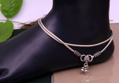 Handmade sterling silver snake chain ankle bracelet by TRIBAL ORNAMENTS, featuring a elegant foot jewelry design for belly dance or gift.
