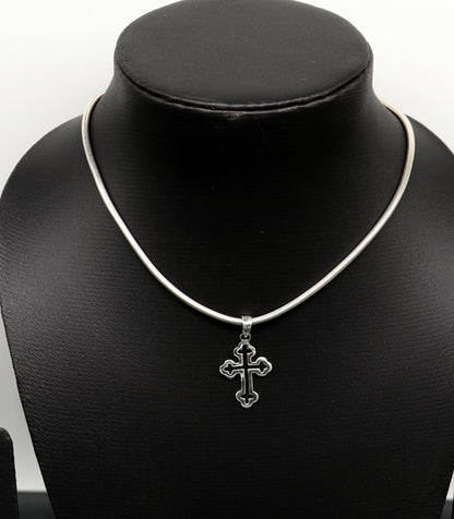 Stylish unisex 925 sterling silver cross pendant with intricate tribal design, perfect personalized gift jewelry from India.