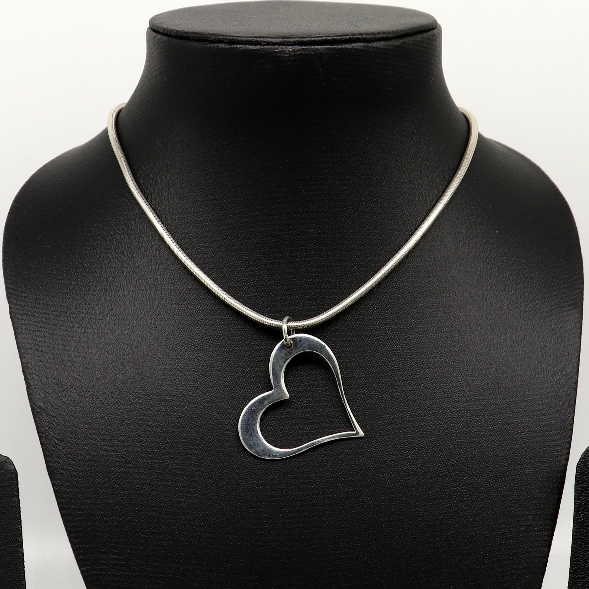Handmade solid 925 sterling silver heart pendant, excellent unique design stylish unisex personalized gift pendant jewelry from india ssp521 - TRIBAL ORNAMENTS