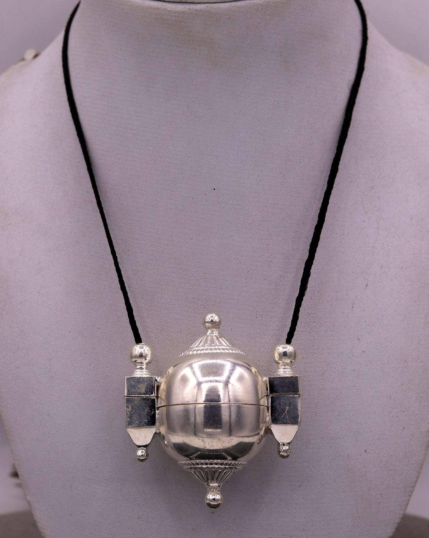 Indian lord shiva lingam box container box sterling silver pendant jewelry from rajasthan india nsp114 - TRIBAL ORNAMENTS