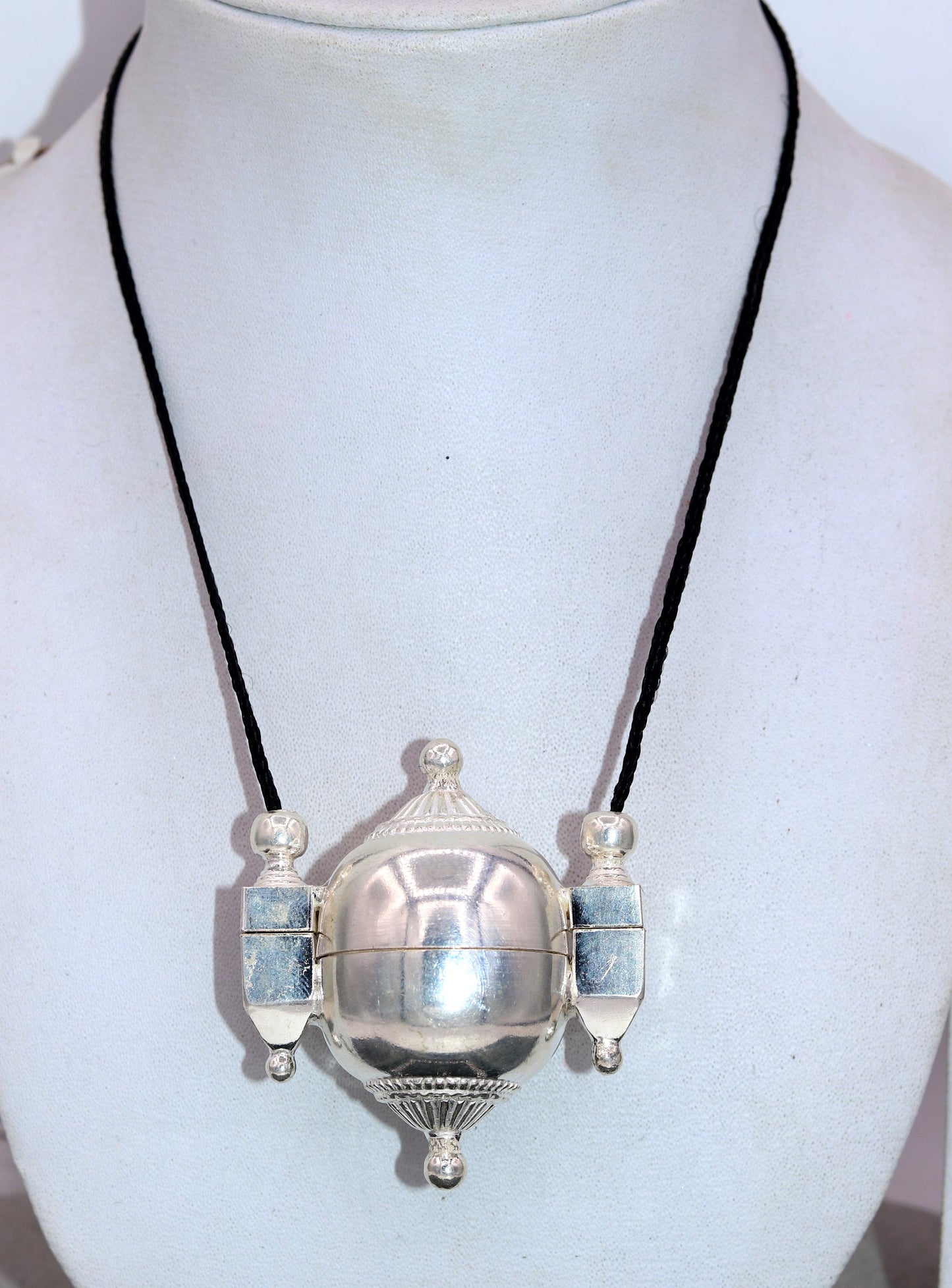 Indian lord shiva lingam box container box sterling silver pendant jewelry from rajasthan india nsp114 - TRIBAL ORNAMENTS