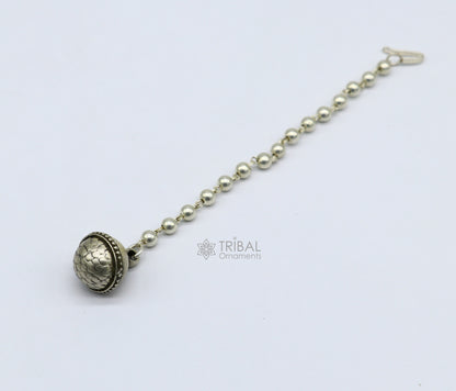 Vintage Indian tribal mangtika head jewelry in 925 sterling silver, featuring traditional ethnic and cultural hair accessory design.