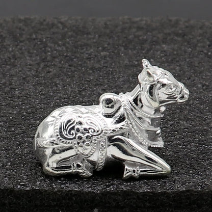 Small Lord Shiva Vahan Nandi Maharaj statue in solid 925 sterling silver, handmade for puja and divine worship.