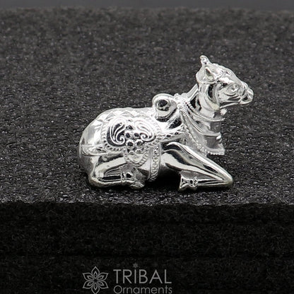 Small Lord Shiva Vahan Nandi Maharaj statue in solid 925 sterling silver, handmade for puja and divine worship.