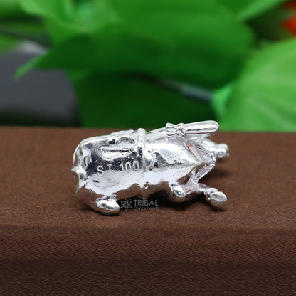 Small Lord Shiva Vahan Nandi Maharaj statue in solid 925 sterling silver, handmade for puja, divine religious decor.