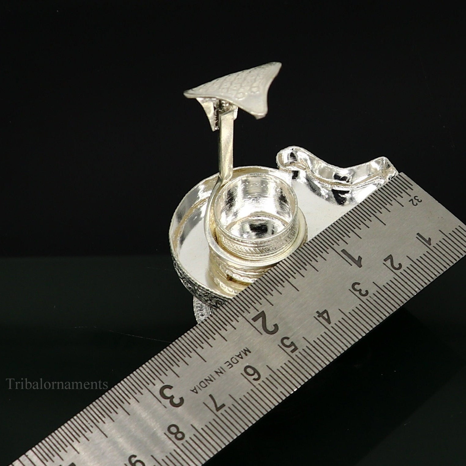 Pure 925 sterling silver Lord Shiva Lingam stand, decorative Jalheri for holding Shiva Lingam in home temple puja setup.
