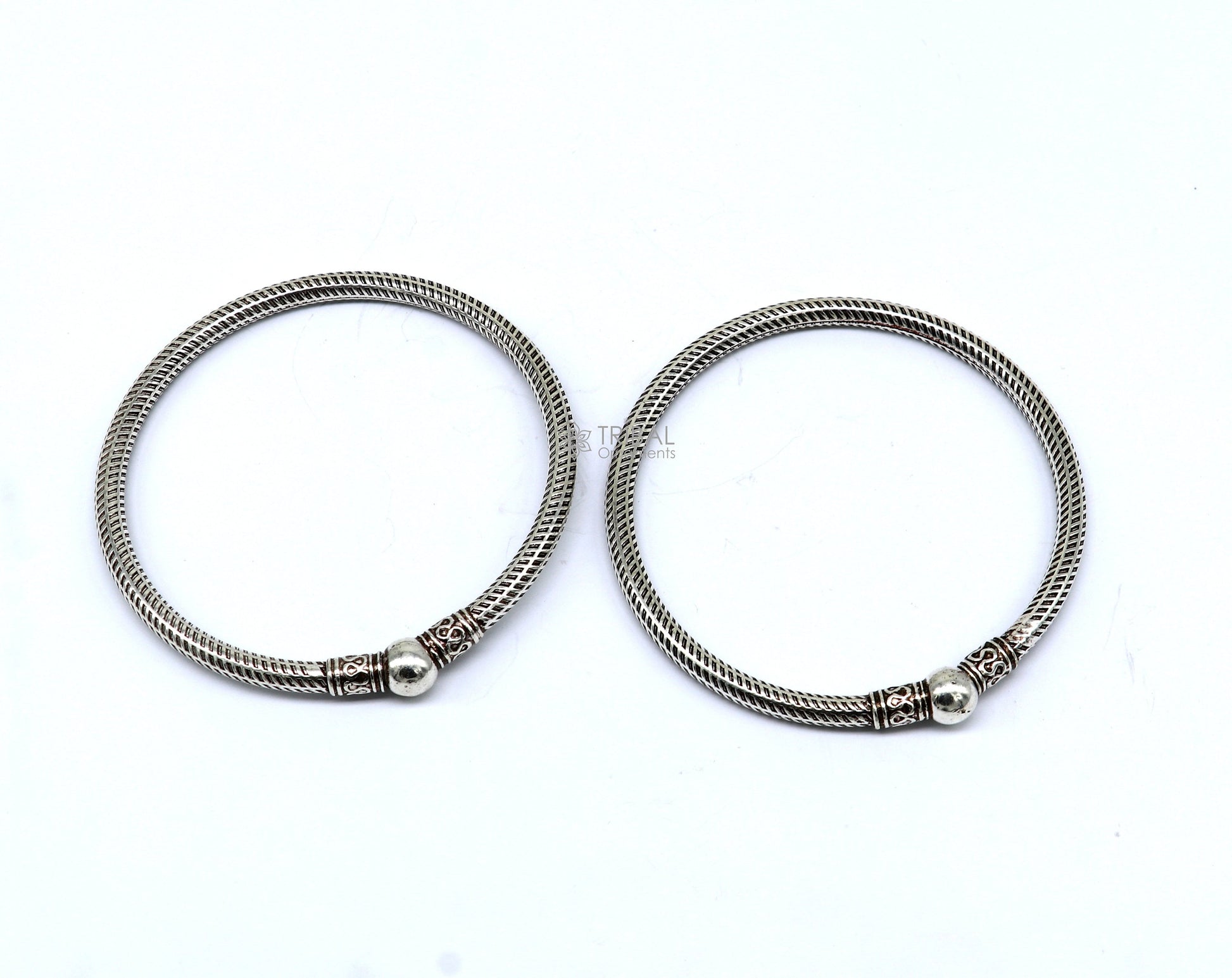 Sterling silver vintage ball style bangle bracelet, tribal ornaments, ethnic jewelry for men or girls, classic and unique design.