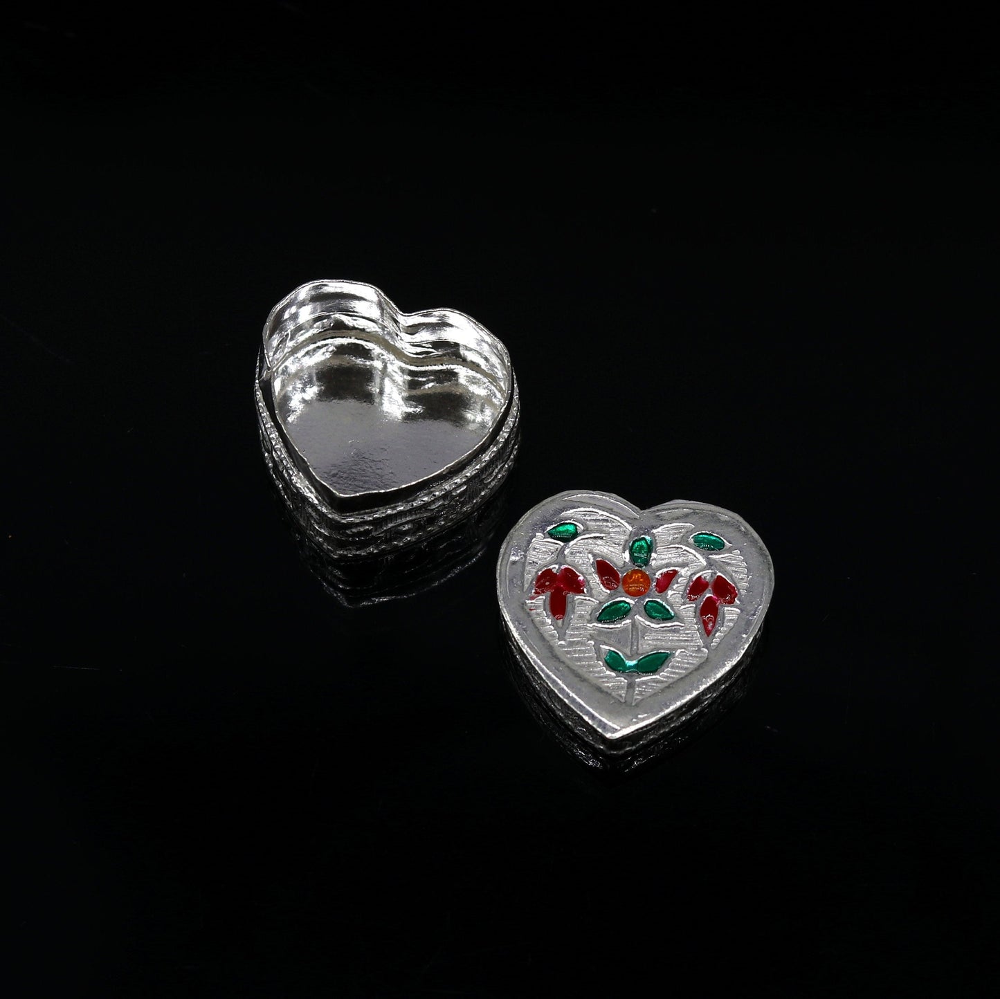 Sindur box 925 sterling silver handmade gorgeous heart shape small eyes kajal box, trinket box, casket box, container box, silver article stb80 - TRIBAL ORNAMENTS
