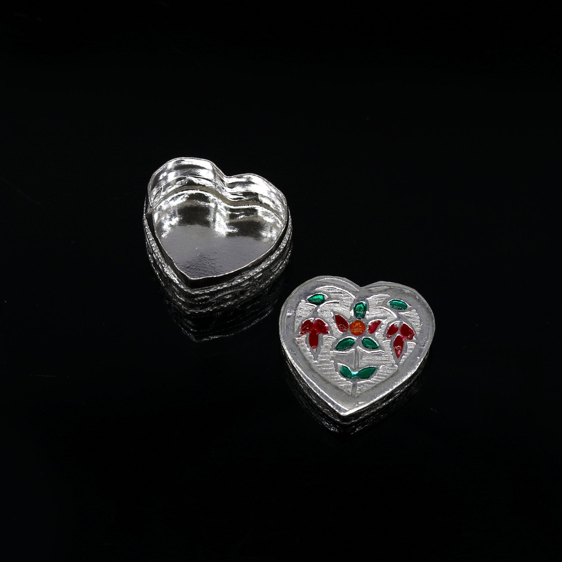Sindur box 925 sterling silver handmade gorgeous heart shape small eyes kajal box, trinket box, casket box, container box, silver article stb80 - TRIBAL ORNAMENTS