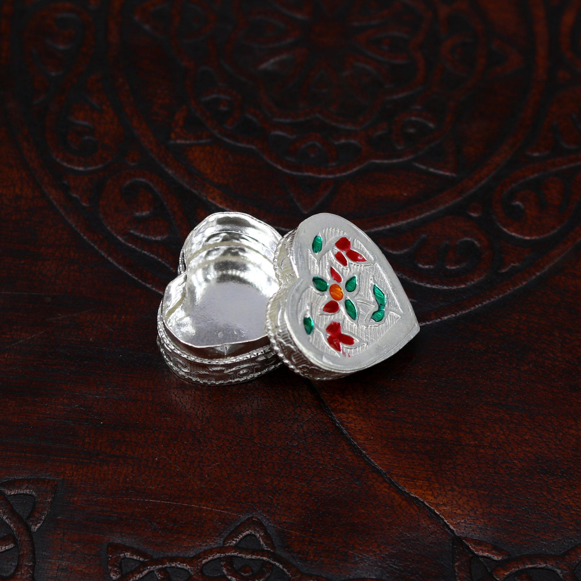 Sindur box 925 sterling silver handmade gorgeous heart shape small eyes kajal box, trinket box, casket box, container box, silver article stb80 - TRIBAL ORNAMENTS