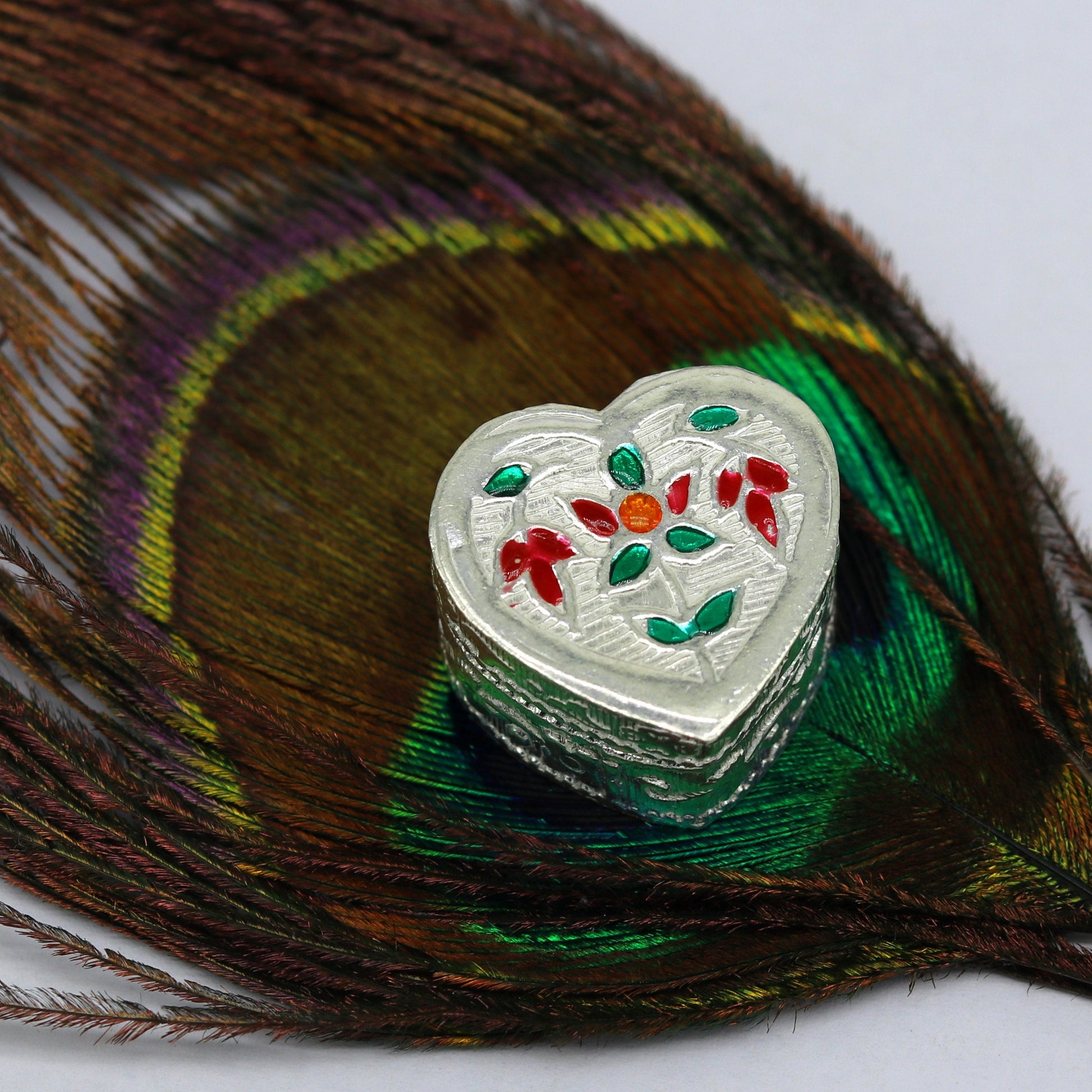 Sindur box 925 sterling silver handmade gorgeous heart shape small eyes kajal box, trinket box, casket box, container box, silver article stb80 - TRIBAL ORNAMENTS