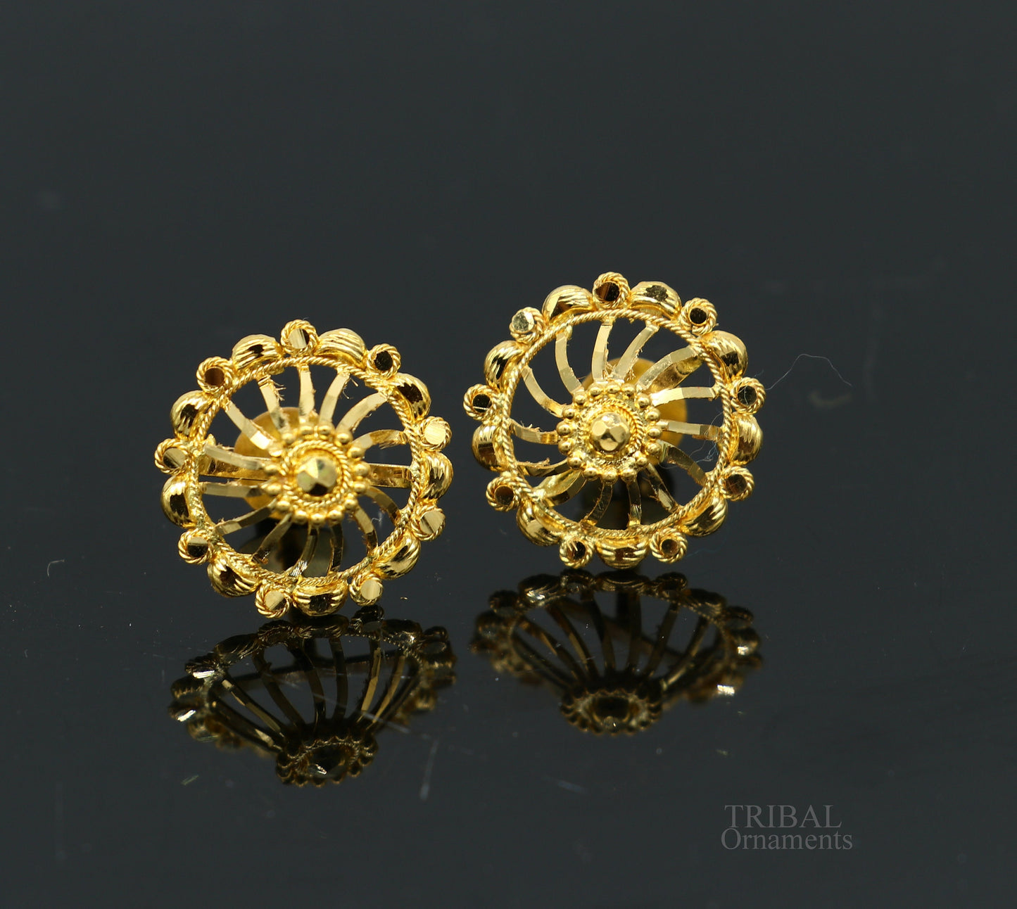 Solid 22K yellow gold handmade filigree stud earrings by TRIBAL ORNAMENTS, stylish modern ethnic jewelry for bridal or special occasions.