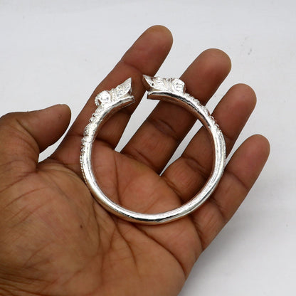 Solid 925 silver crocodile design bangle cuff bracelet for men, handcrafted vintage-style jewelry with adjustable fit.