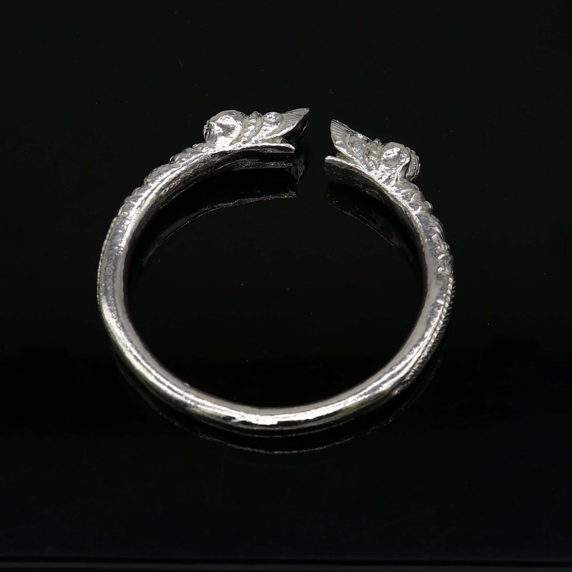 Solid 925 silver crocodile design bangle cuff bracelet for men, handcrafted jewelry with vintage antique style from TRIBAL ORNAMENTS.