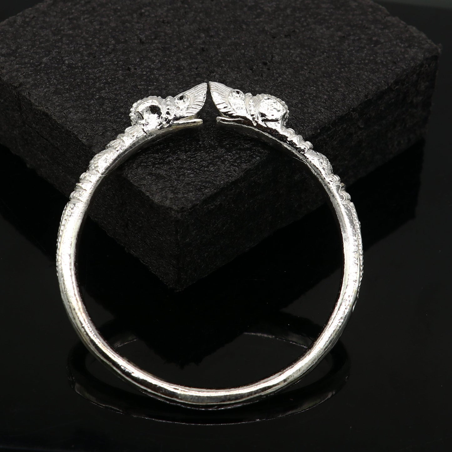 Solid 925 silver crocodile design bangle cuff bracelet for men, handcrafted vintage-style jewelry by TRIBAL ORNAMENTS.