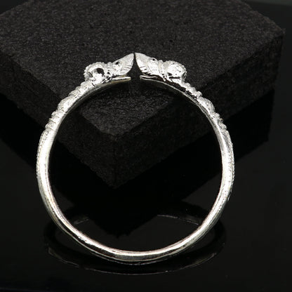 Solid 925 silver crocodile design bangle cuff bracelet for men, handcrafted vintage-style jewelry by TRIBAL ORNAMENTS.